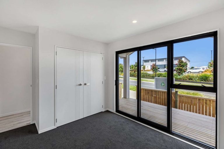 Photo of property in 4 Rorotu Avenue, Karaka, 2113