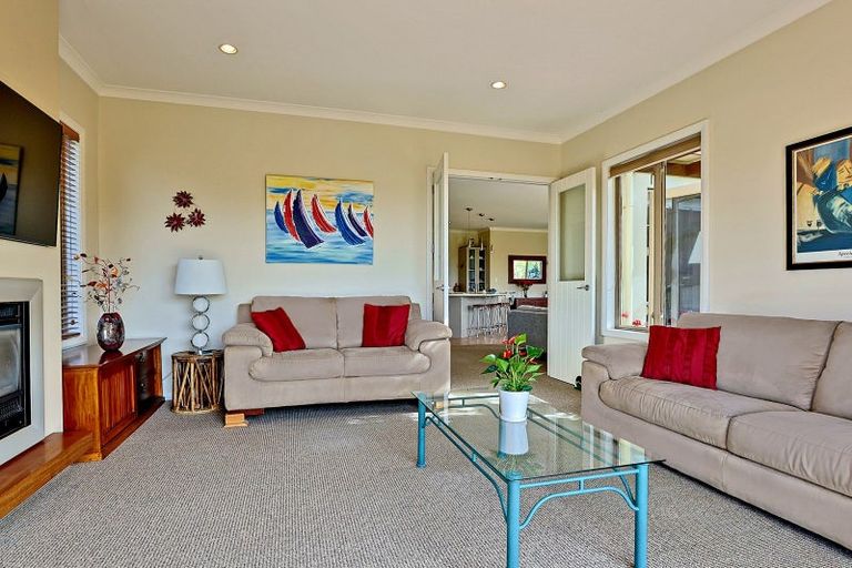 Photo of property in 122 Kent Terrace, Taradale, Napier, 4112