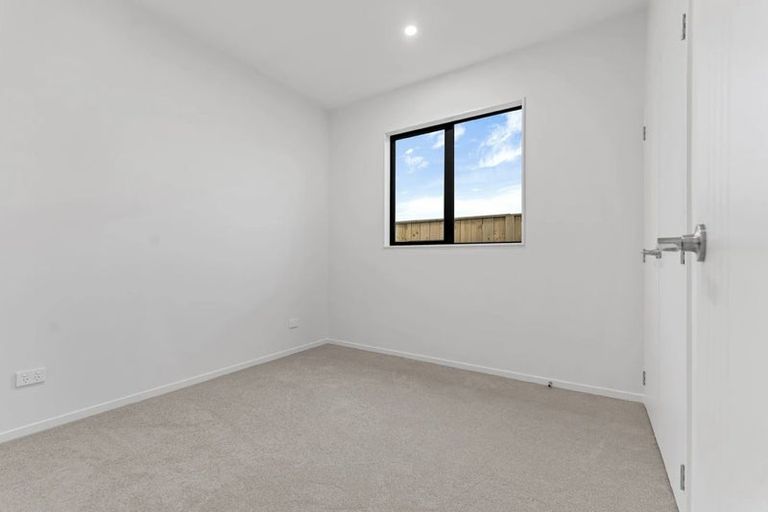 Photo of property in 25 Hupana Road, Karaka, 2113