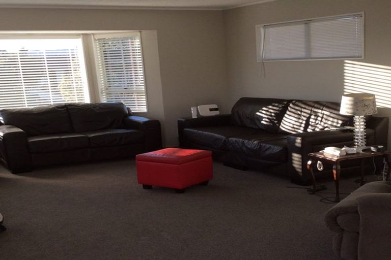 Photo of property in 38 Staithes Drive North, Whitby, Porirua, 5024