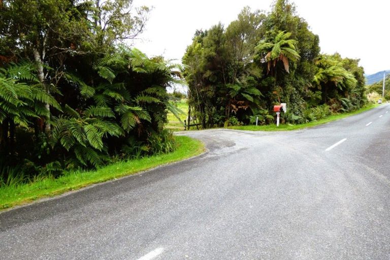 Photo of property in 49a Caledonian Road, Westport, 7892