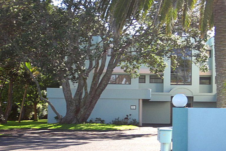 Photo of property in 11d Puriri Avenue, Orewa, 0931