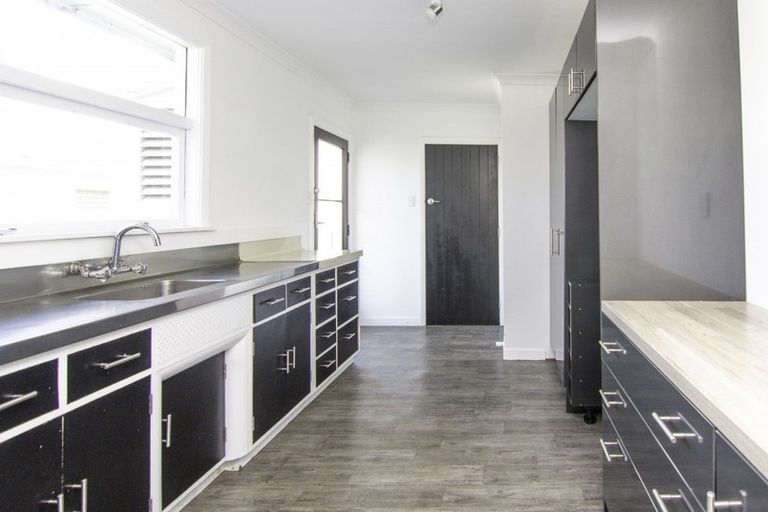 Photo of property in 6 Milton Street, Roslyn, Palmerston North, 4414