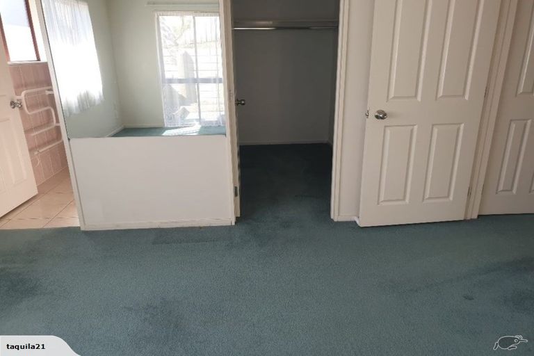 Photo of property in 8 Shah Place, Glen Eden, Auckland, 0602