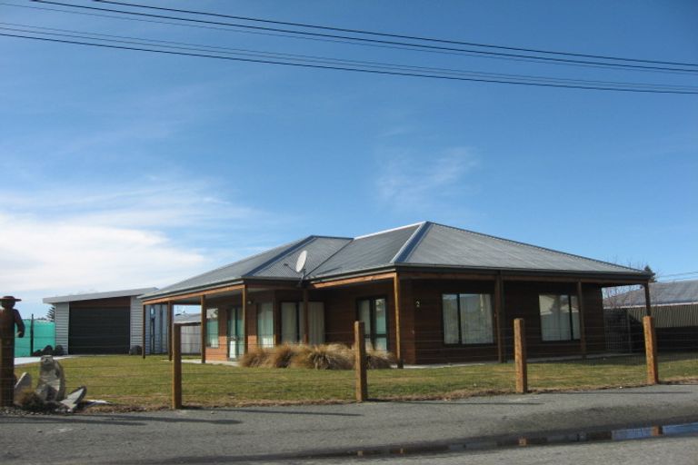 Photo of property in 2 Sealy Street, Twizel, 7901