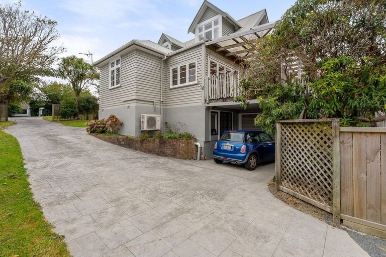 Photo of property in 30 Ngatitoa Street, Tawa, Wellington, 5028