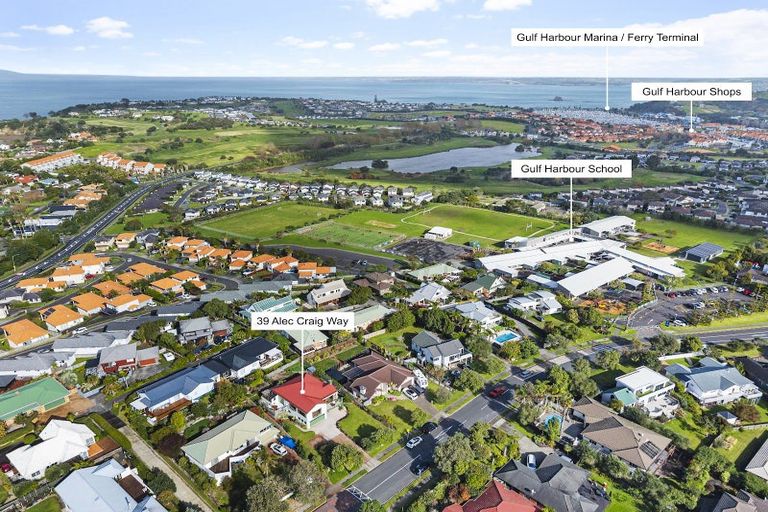 Photo of property in 39 Alec Craig Way, Gulf Harbour, Whangaparaoa, 0930