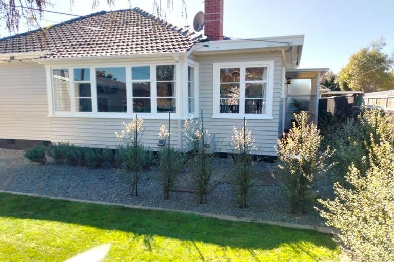 Photo of property in 6 Coates Grove, Silverstream, Upper Hutt, 5019