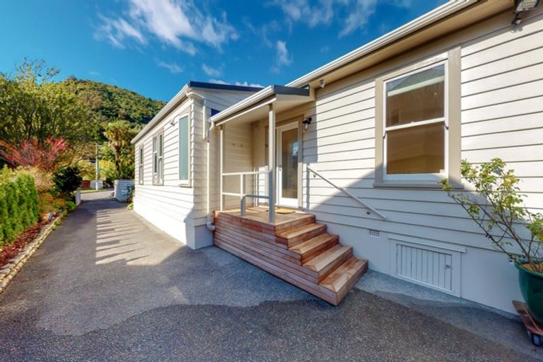 Photo of property in 7 Wyndrum Avenue, Waterloo, Lower Hutt, 5011