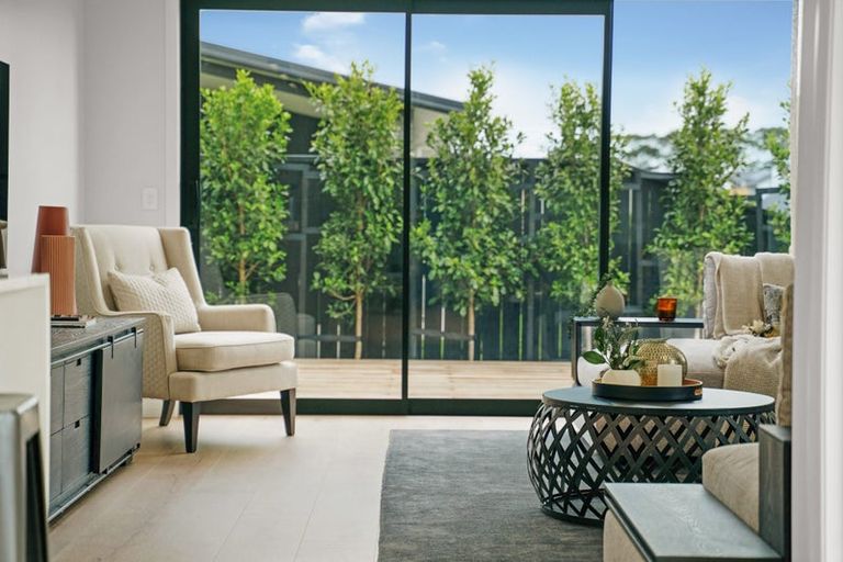 Photo of property in 11 Karaipiture Road, Karaka, 2124