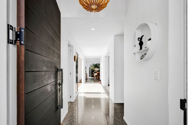 Photo of property in 321b Mangorei Road, Merrilands, New Plymouth, 4312