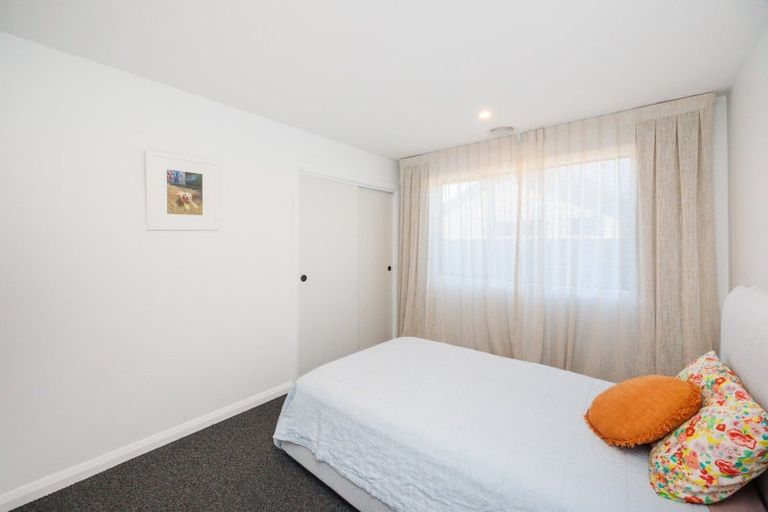 Photo of property in 56 Kanuka Drive, Hokowhitu, Palmerston North, 4410