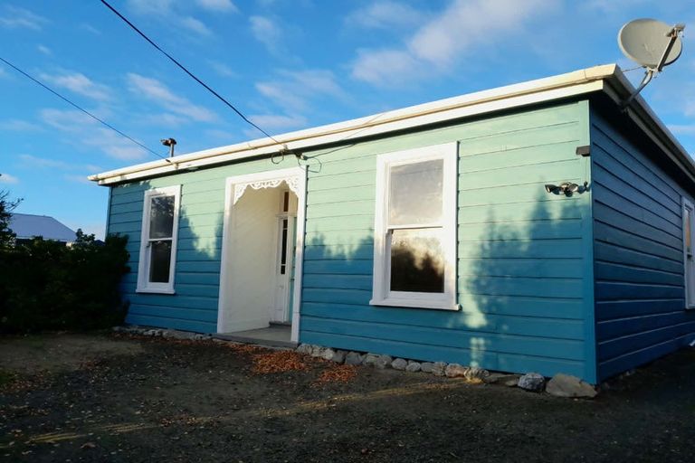 Photo of property in 30 Wharfe Street, South Hill, Oamaru, 9400