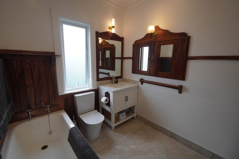 Photo of property in 73 Argyle Avenue, Takaro, Palmerston North, 4410