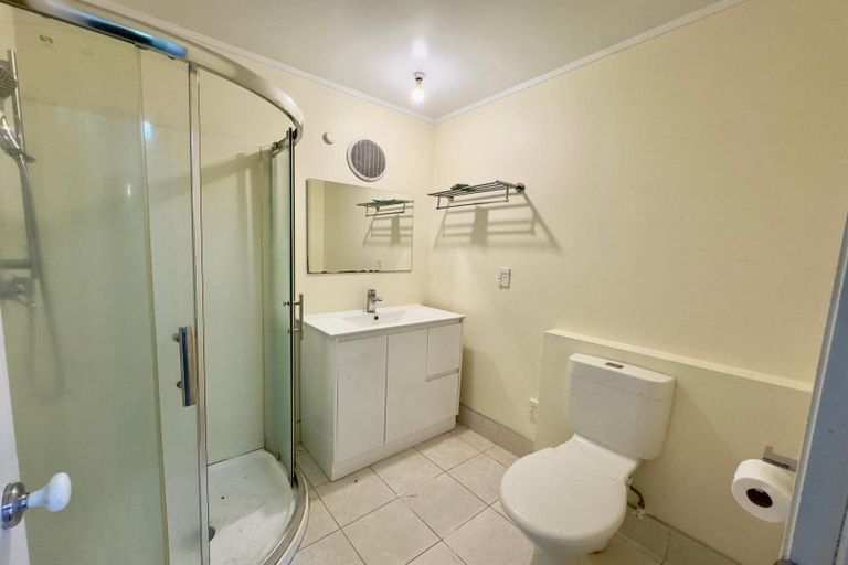 Photo of property in 105 Eugenia Rise, Goodwood Heights, Auckland, 2105