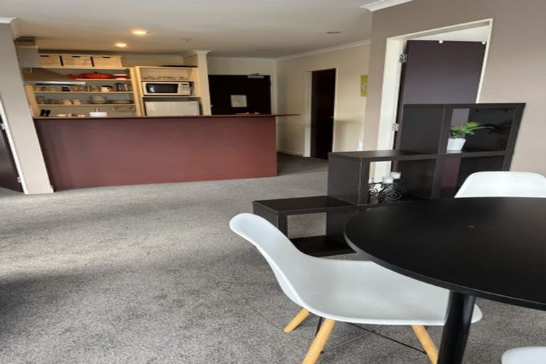 Photo of property in Terrace Heights Apartments, 11b/163 The Terrace, Wellington Central, Wellington, 6011