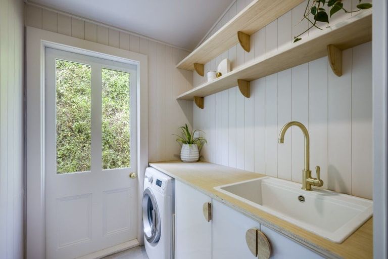 Photo of property in 5 Denholm Road, Hospital Hill, Napier, 4110