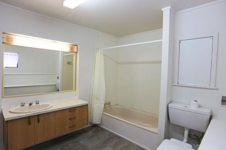 Photo of property in 2/61 Parker Avenue, New Lynn, Auckland, 0600