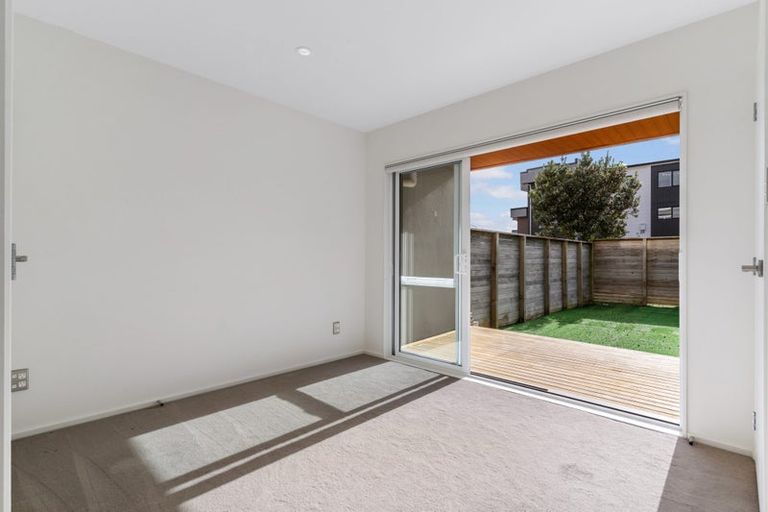 Photo of property in 73 Bordeaux Parade, Te Atatu South, Auckland, 0610