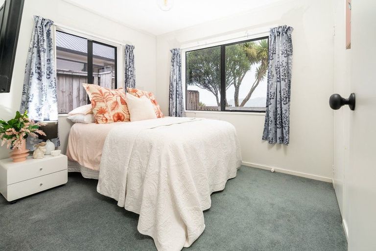 Photo of property in 9 Kapil Grove, Khandallah, Wellington, 6035