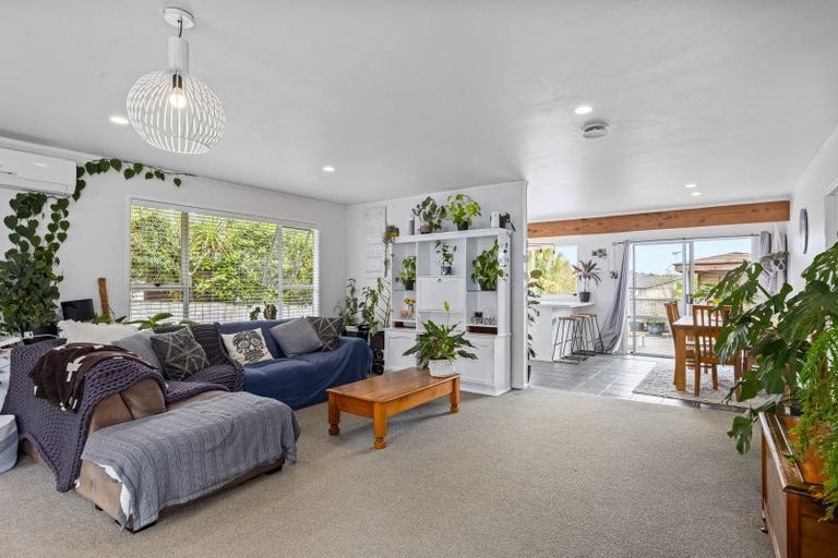 Photo of property in 29 Amorino Drive, Red Beach, 0932