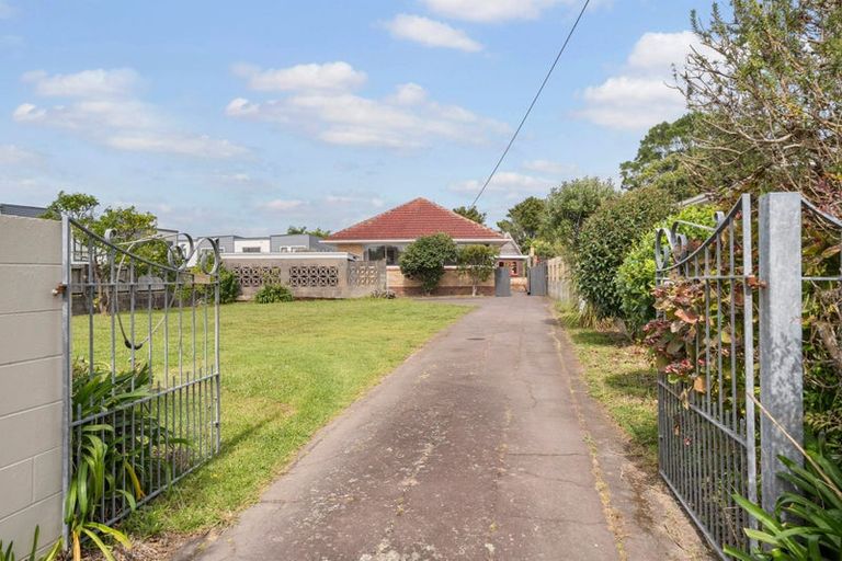 Photo of property in 186 Rangatira Road, Beach Haven, Auckland, 0626