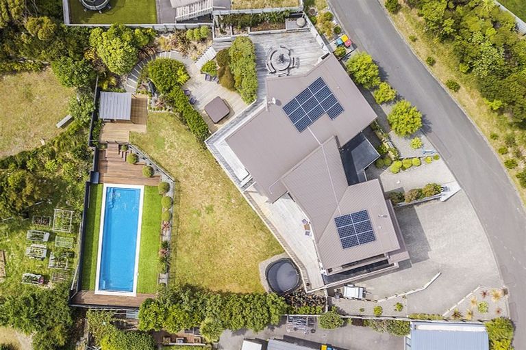 Photo of property in 4 Helm Place, Whitby, Porirua, 5024