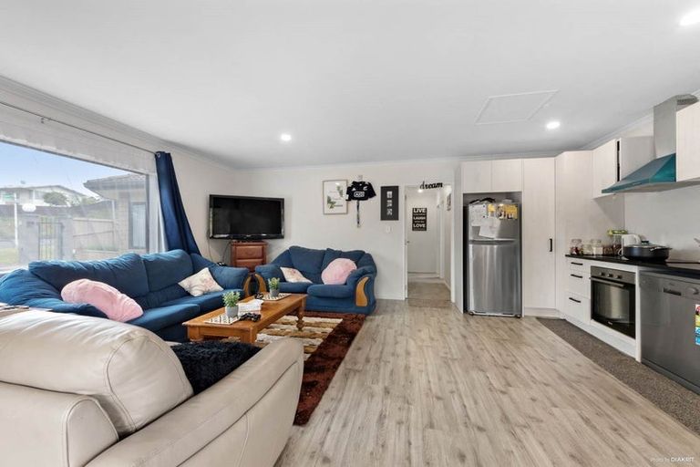 Photo of property in 45 Makora Road, Massey, Auckland, 0614