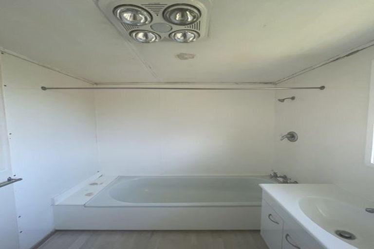 Photo of property in 30 Tania Crescent, Western Heights, Rotorua, 3015