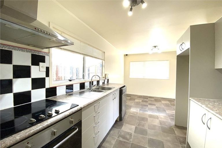 Photo of property in 42a Farwood Drive, Henderson, Auckland, 0612