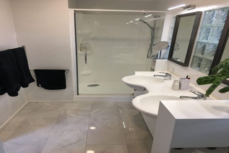 Photo of property in 85 Exmouth Road, Northcote, Auckland, 0627
