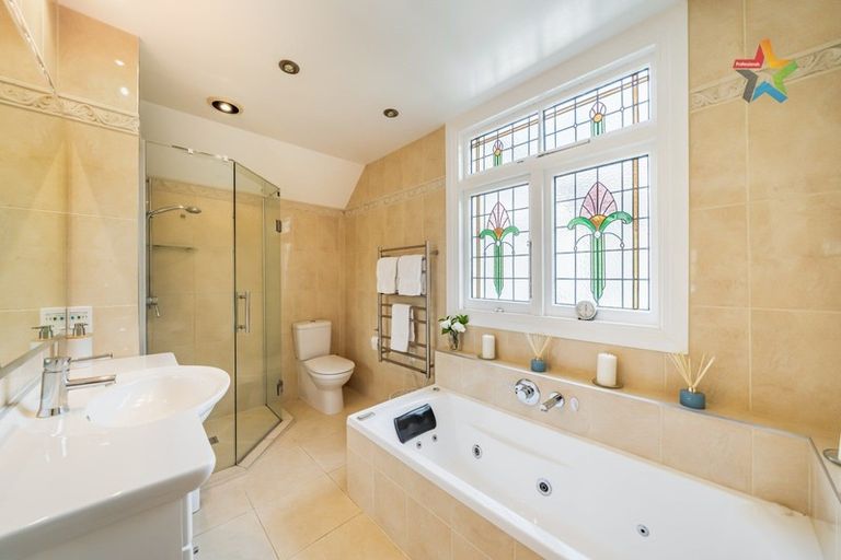 Photo of property in 7 Hinau Street, Woburn, Lower Hutt, 5010