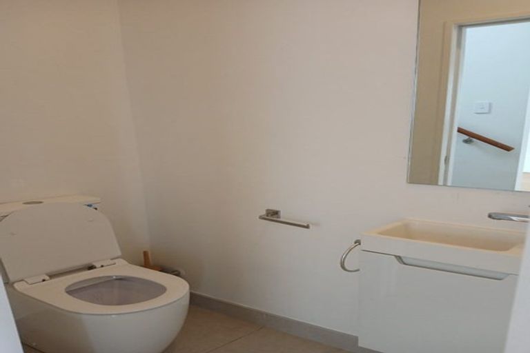 Photo of property in 89 Waipuhinui Way, Wiri, Auckland, 2104