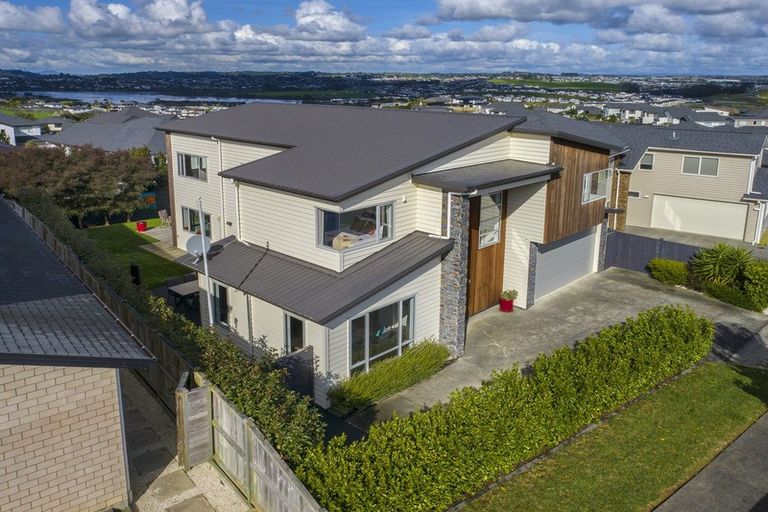 Photo of property in 13 Harvest Avenue, Orewa, 0931