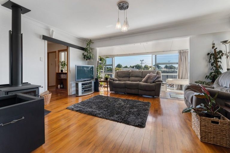 Photo of property in 113 Ngamotu Road, Spotswood, New Plymouth, 4310