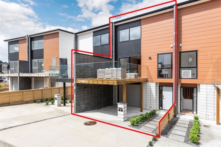 Photo of property in 8 Meritage Lane, Te Atatu South, Auckland, 0610