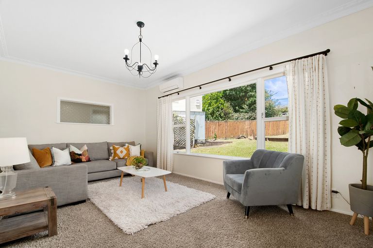 Photo of property in 277 Glengarry Road, Glen Eden, Auckland, 0602