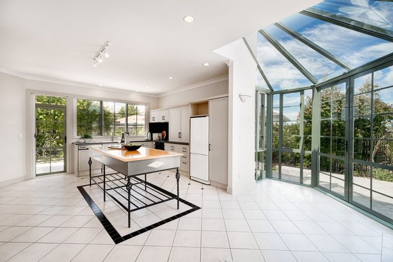 Photo of property in 21 Te Hoe Grove, Pinehill, Auckland, 0632