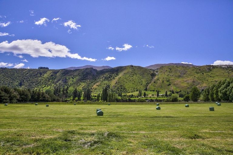 Photo of property in 351 Morven Ferry Road, Arrow Junction, 9371