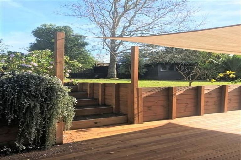 Photo of property in 19 Hartley Terrace, Massey, Auckland, 0614