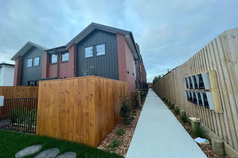 Photo of property in 4/19 Karamu Street, Te Atatu Peninsula, Auckland, 0610