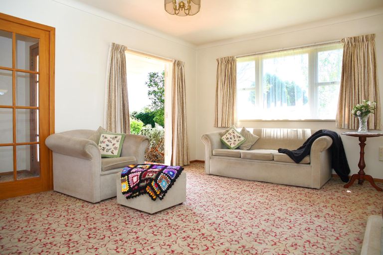 Photo of property in 32 Youngs Road, Papakura, 2110