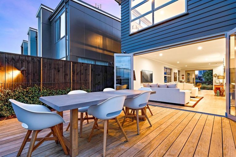 Photo of property in 19 Spotted Dove Road, Hobsonville, Auckland, 0616