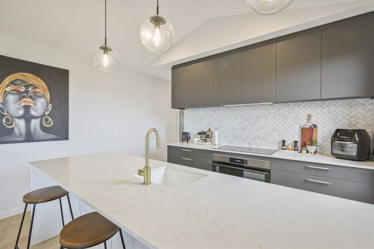 Photo of property in 18 Ellmers Street, Woodend, 7691