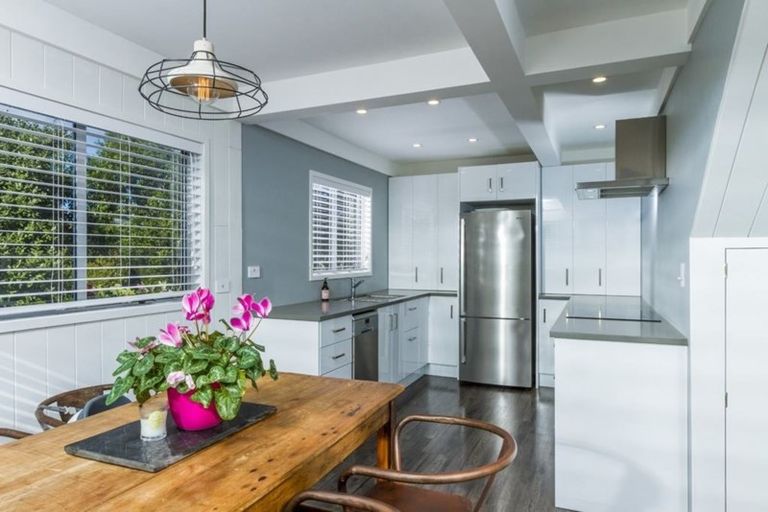 Photo of property in 2/37 Cassino Street, Bayswater, Auckland, 0622