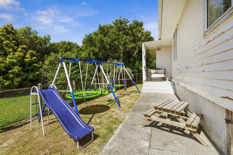 Photo of property in 17 Nassau Avenue, Grenada North, Wellington, 5028