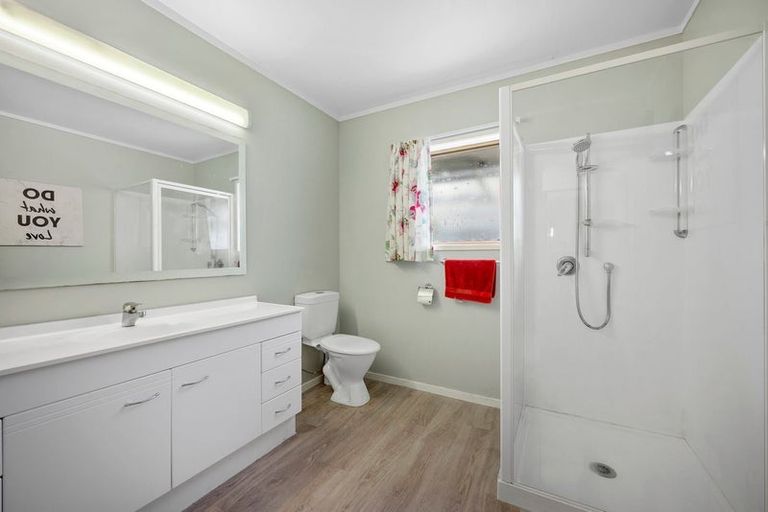 Photo of property in 2/52 Manuka Road, Glenfield, Auckland, 0629
