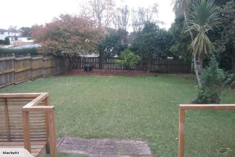 Photo of property in 7a Lynwood Road, New Lynn, Auckland, 0600