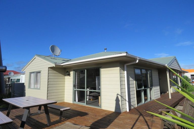 Photo of property in 29 Russell Street, Westport, 7825