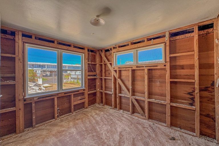 Photo of property in 18 Sandra Avenue, Otara, Auckland, 2023